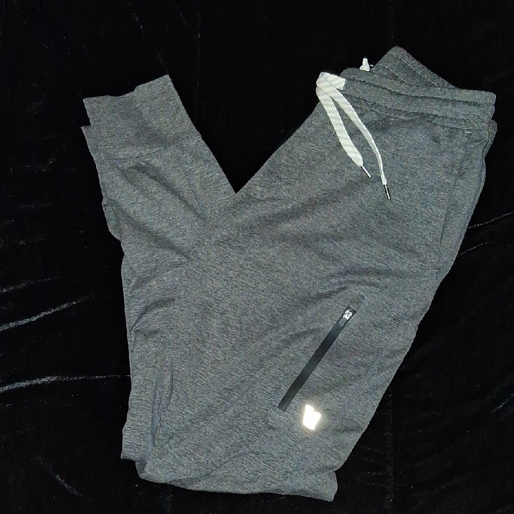 Vuori Heather Charcoal Performance Joggers